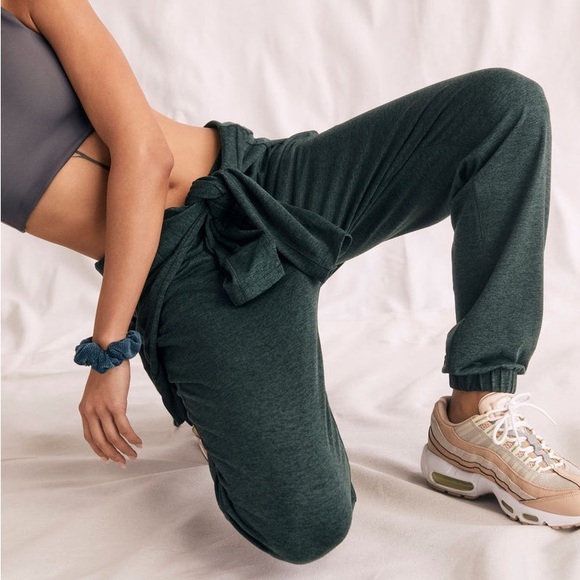 NWT Girlfriend Collective ReSet Joggers - Picture 4 of 11